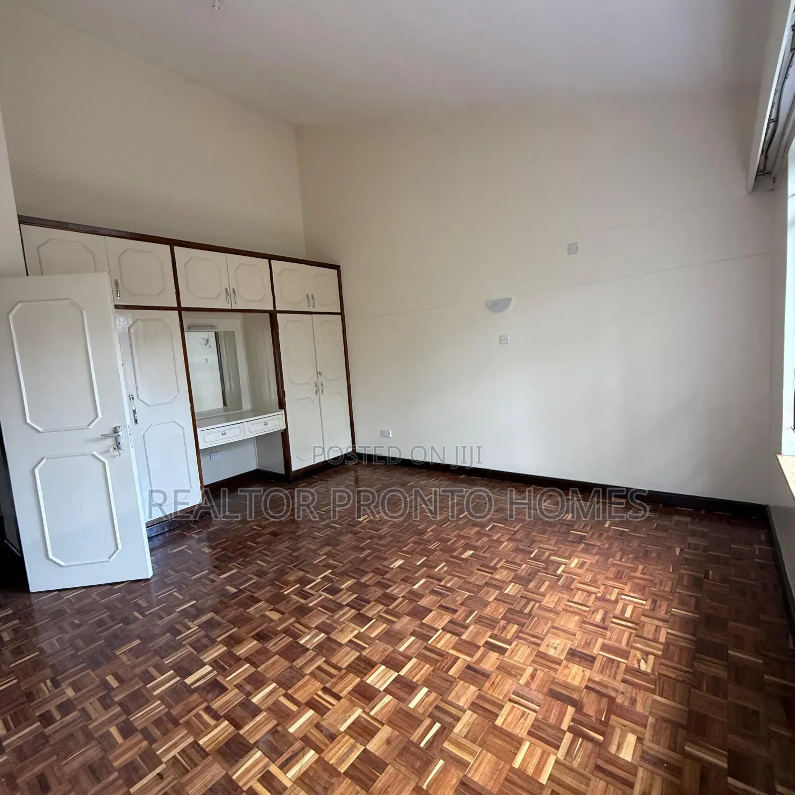 4bdrm Townhouse / Terrace in Yaya Center, Hurlingham for rent