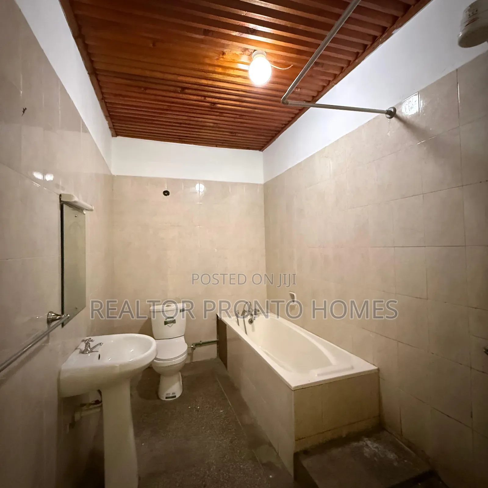 4bdrm Townhouse / Terrace in Yaya Center, Hurlingham for rent
