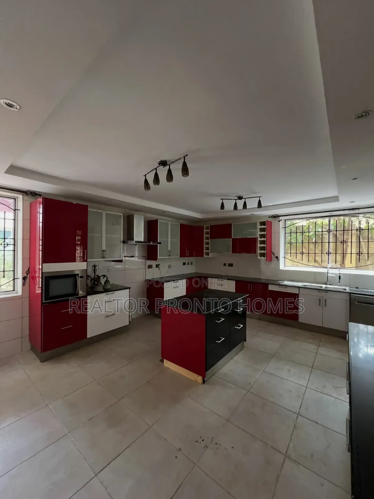 5bdrm Villa in Karen, Hardy for rent