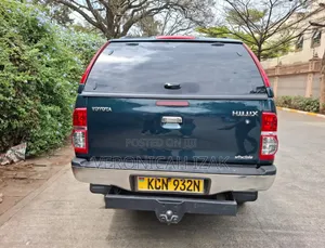Toyota Hilux 2011 Green