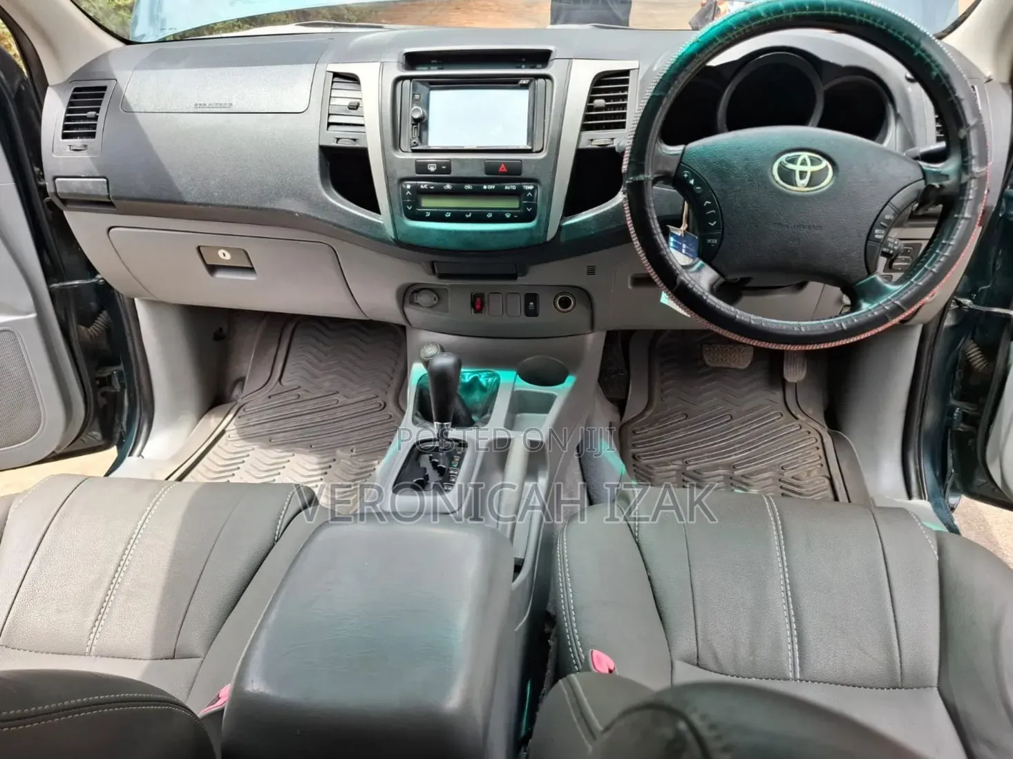 Toyota Hilux 2011 Green