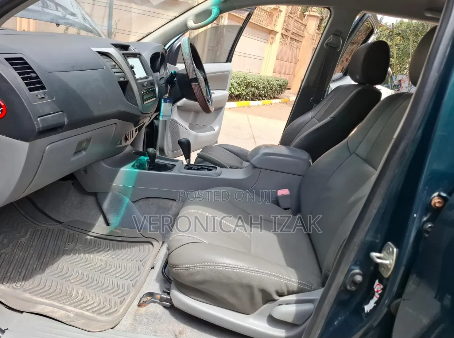 Toyota Hilux 2011 Green