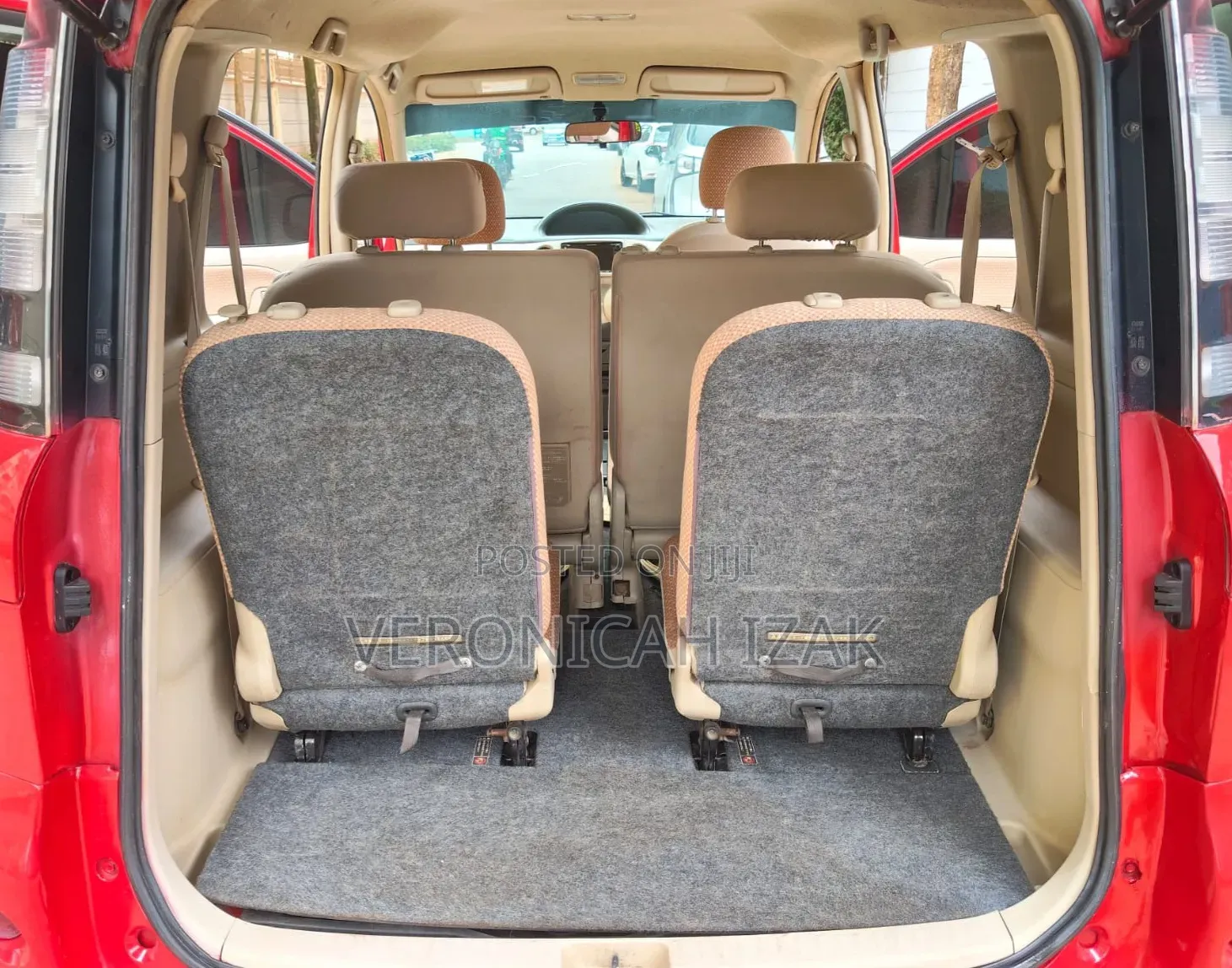 Toyota Sienta 2013 Red