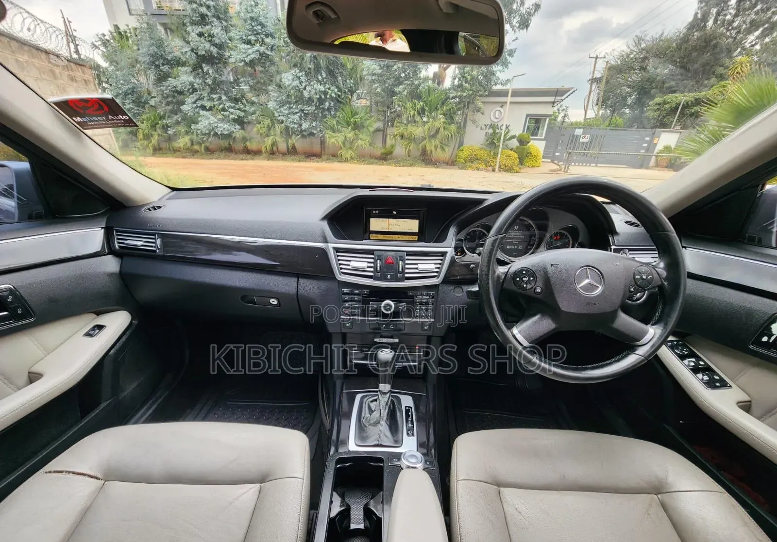 Mercedes-Benz E200 2009 Gray