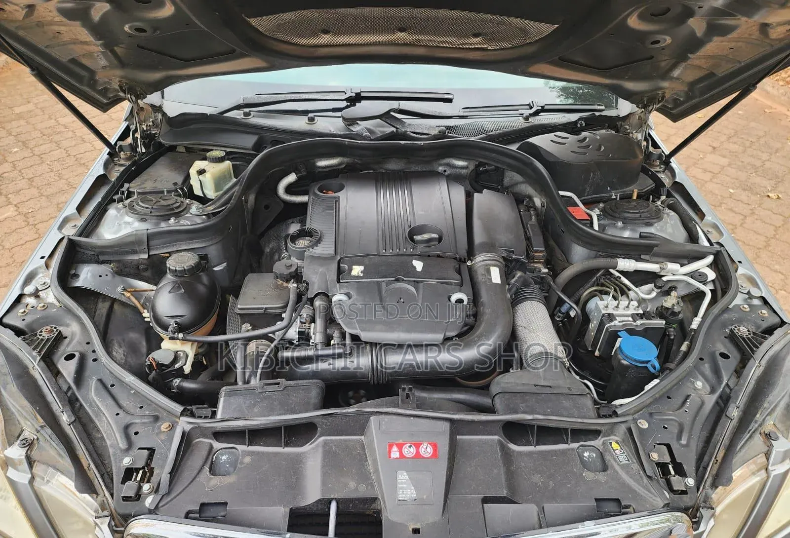 Mercedes-Benz E200 2009 Gray