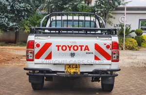 Toyota Hilux 2014 White