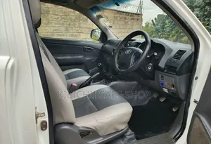 Toyota Hilux 2014 White
