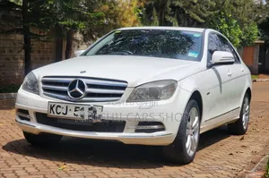Mercedes-Benz C200 2010 White