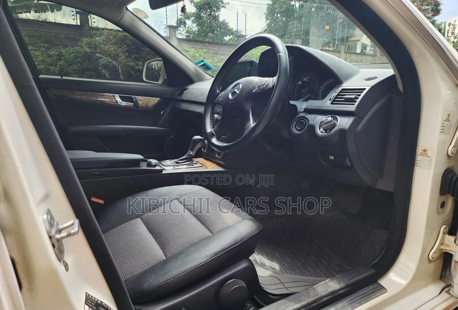 Mercedes-Benz C200 2010 White