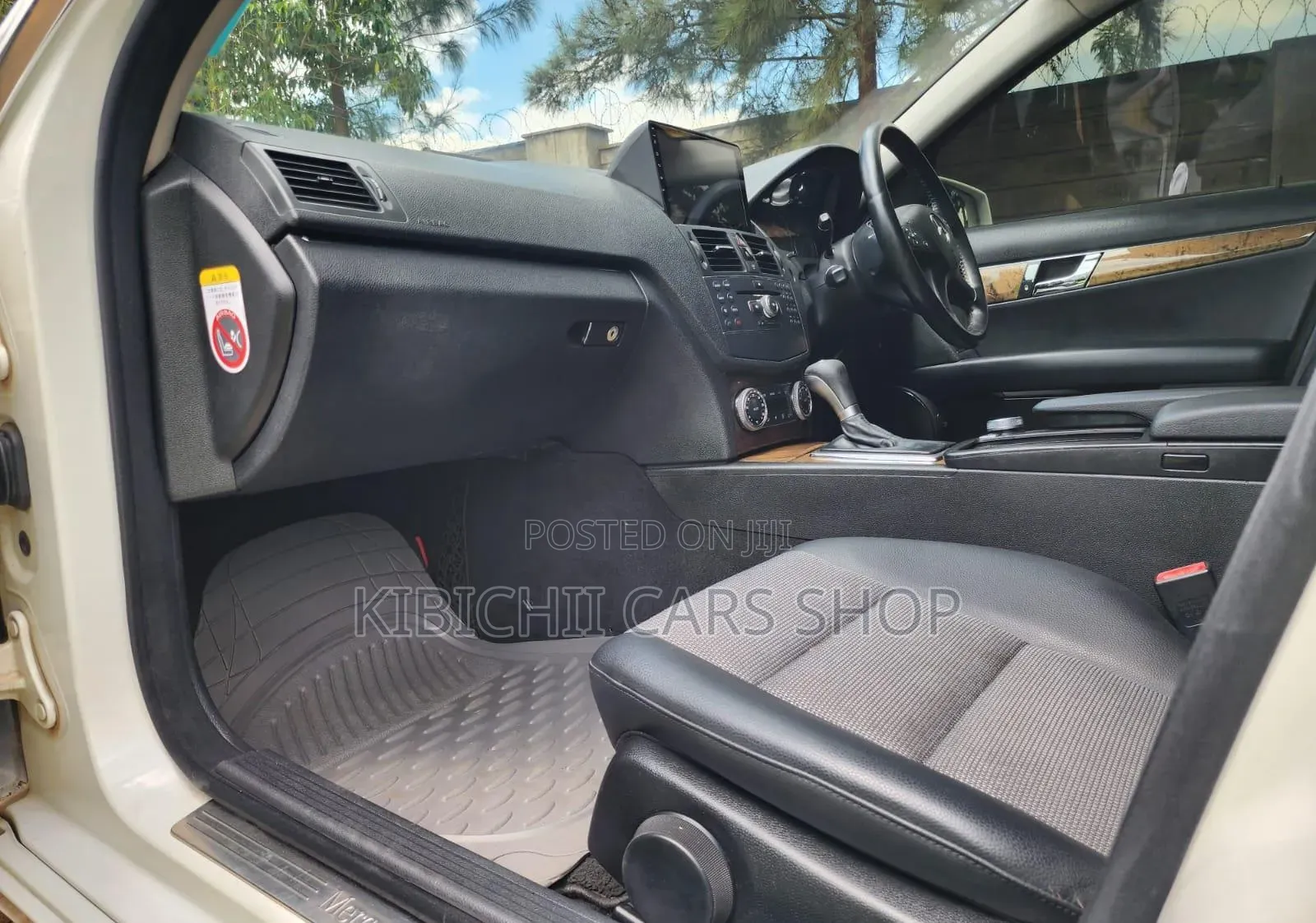 Mercedes-Benz C200 2010 White