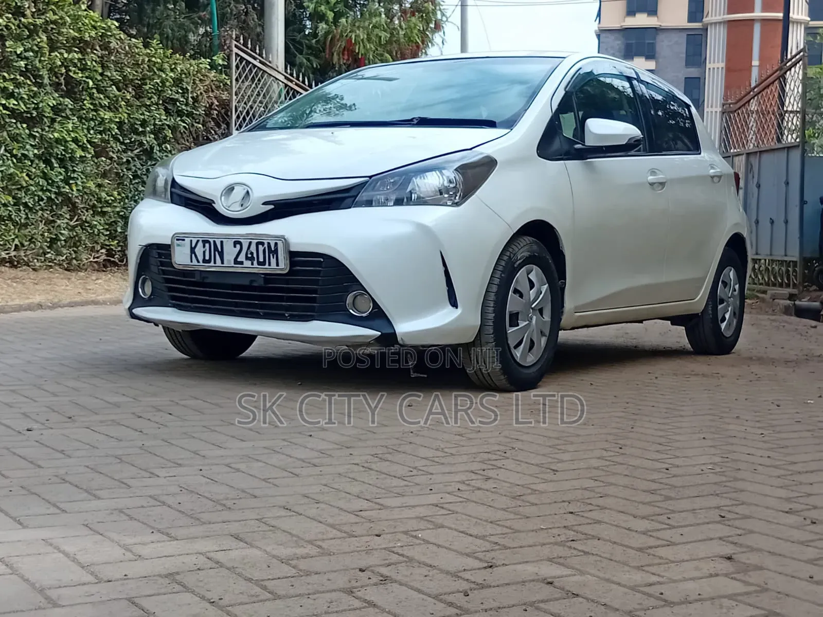 Toyota Vitz 1.0 FWD 5dr 2016 White