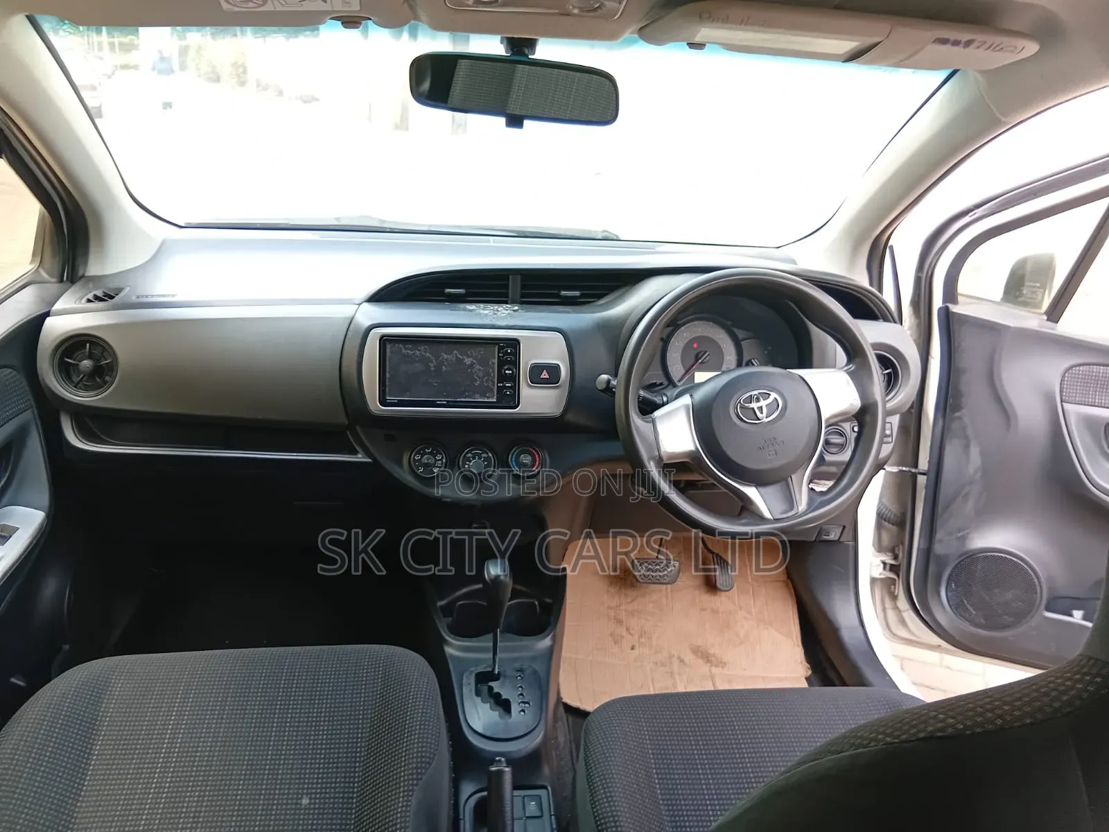Toyota Vitz 1.0 FWD 5dr 2016 White