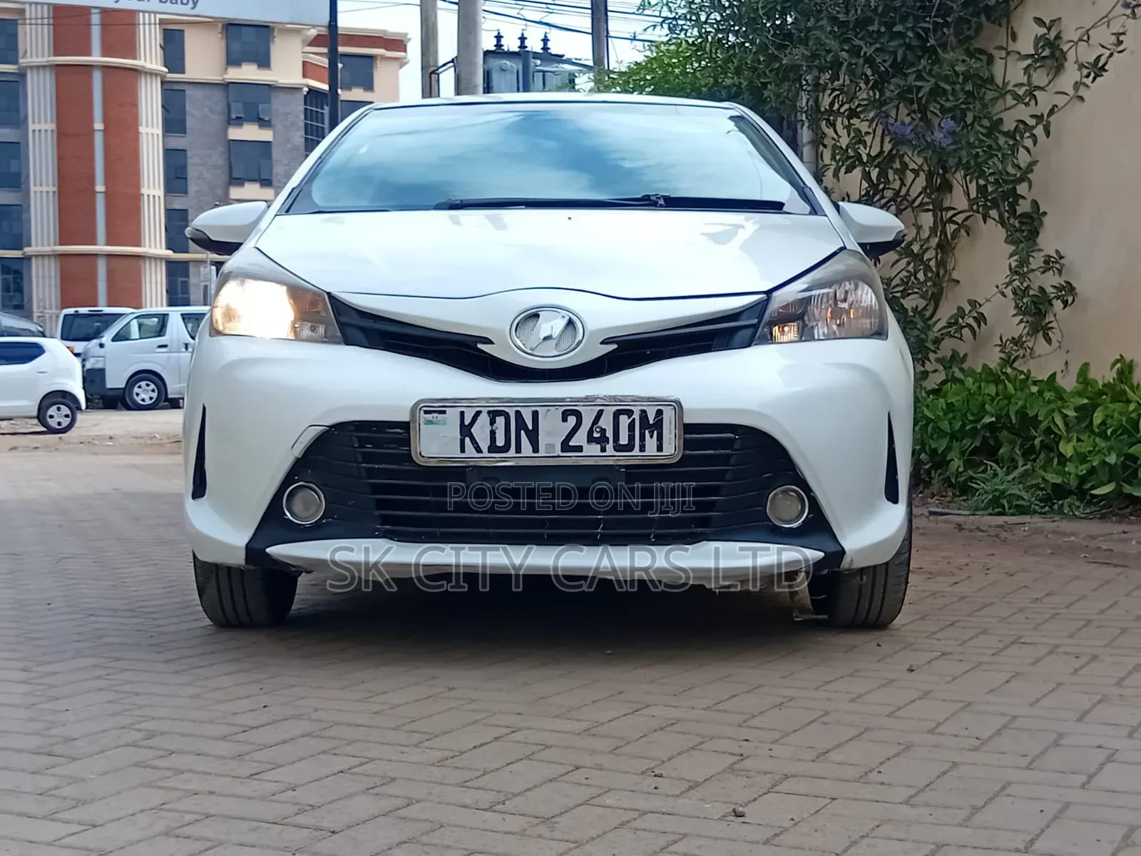 Toyota Vitz 1.0 FWD 5dr 2016 White