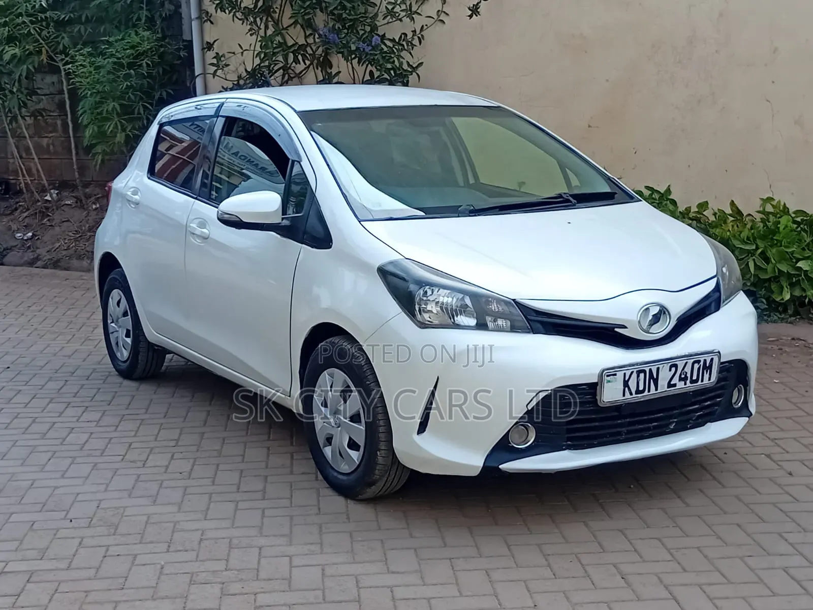 Toyota Vitz 1.0 FWD 5dr 2016 White