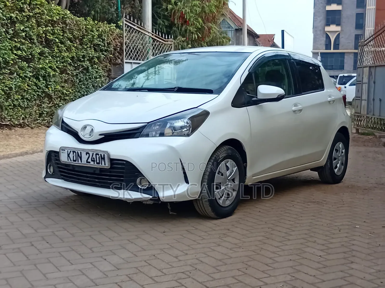 Toyota Vitz 1.0 FWD 5dr 2016 White