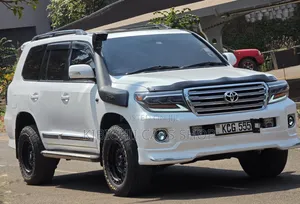 Toyota Land Cruiser 4.6 V8 AX 2009 White