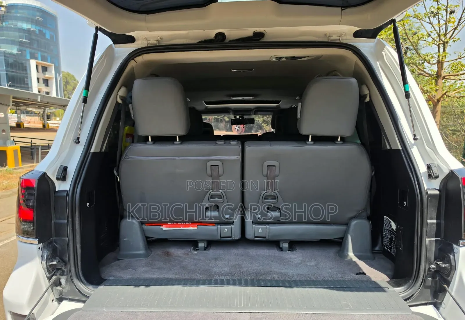 Toyota Land Cruiser 4.6 V8 AX 2009 White