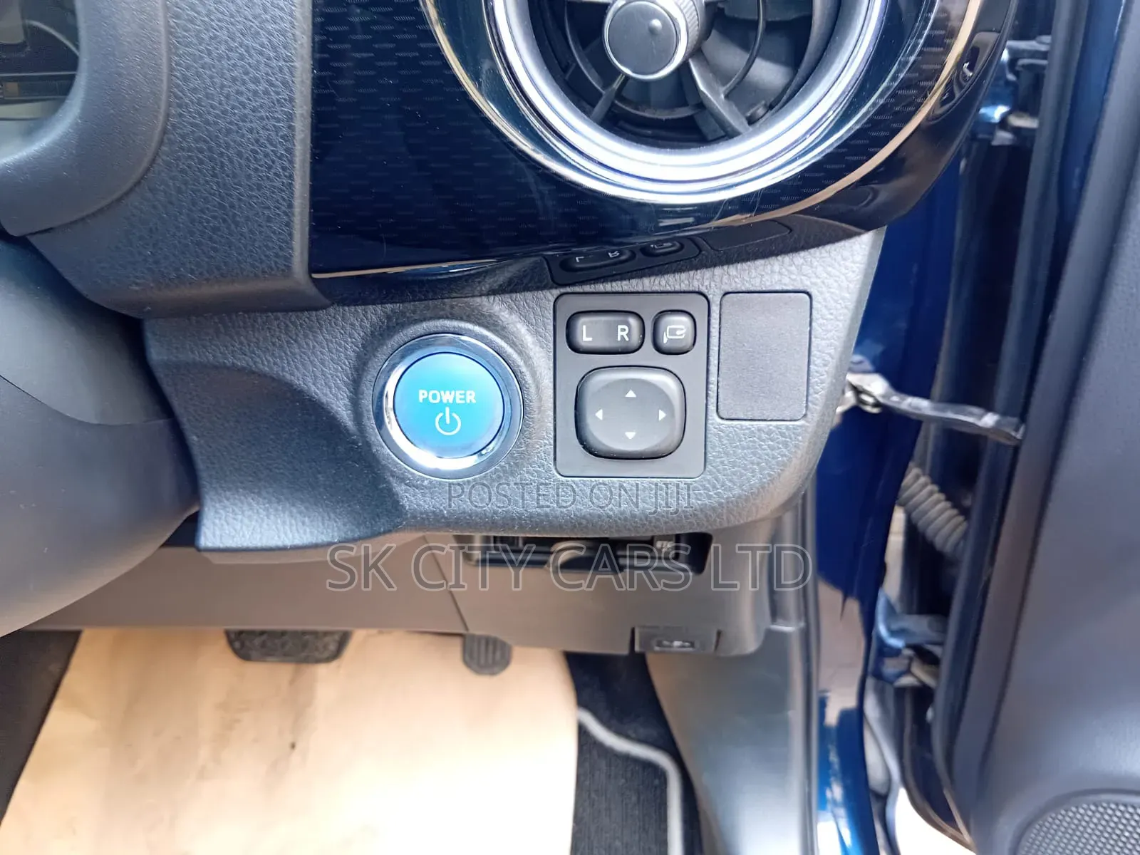 Toyota Vitz 1.5 FWD Hybrid 5dr 2019 Blue