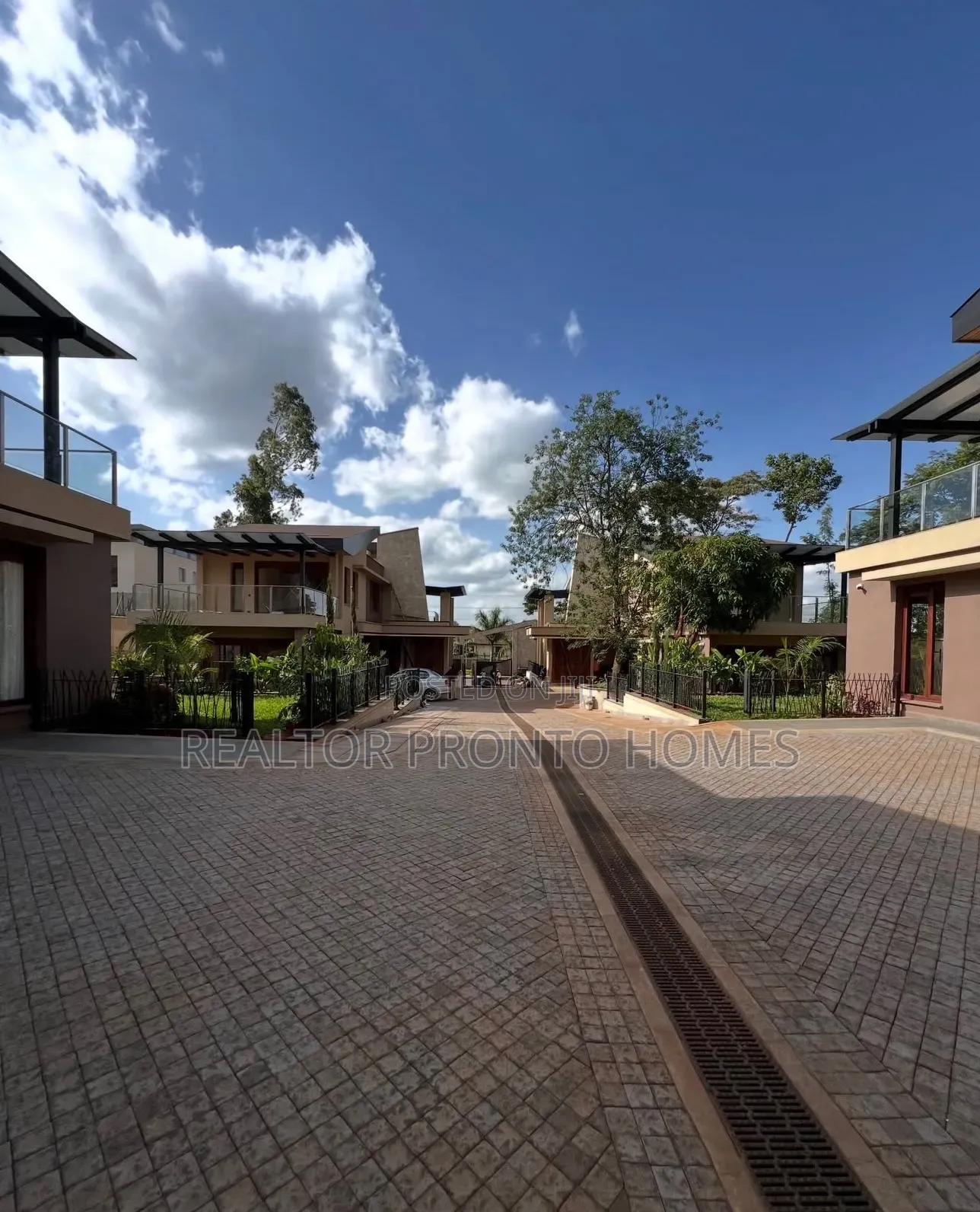 Furnished 4bdrm Villa in Runda for sale