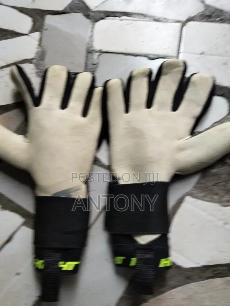 Goalkeeper Gloves