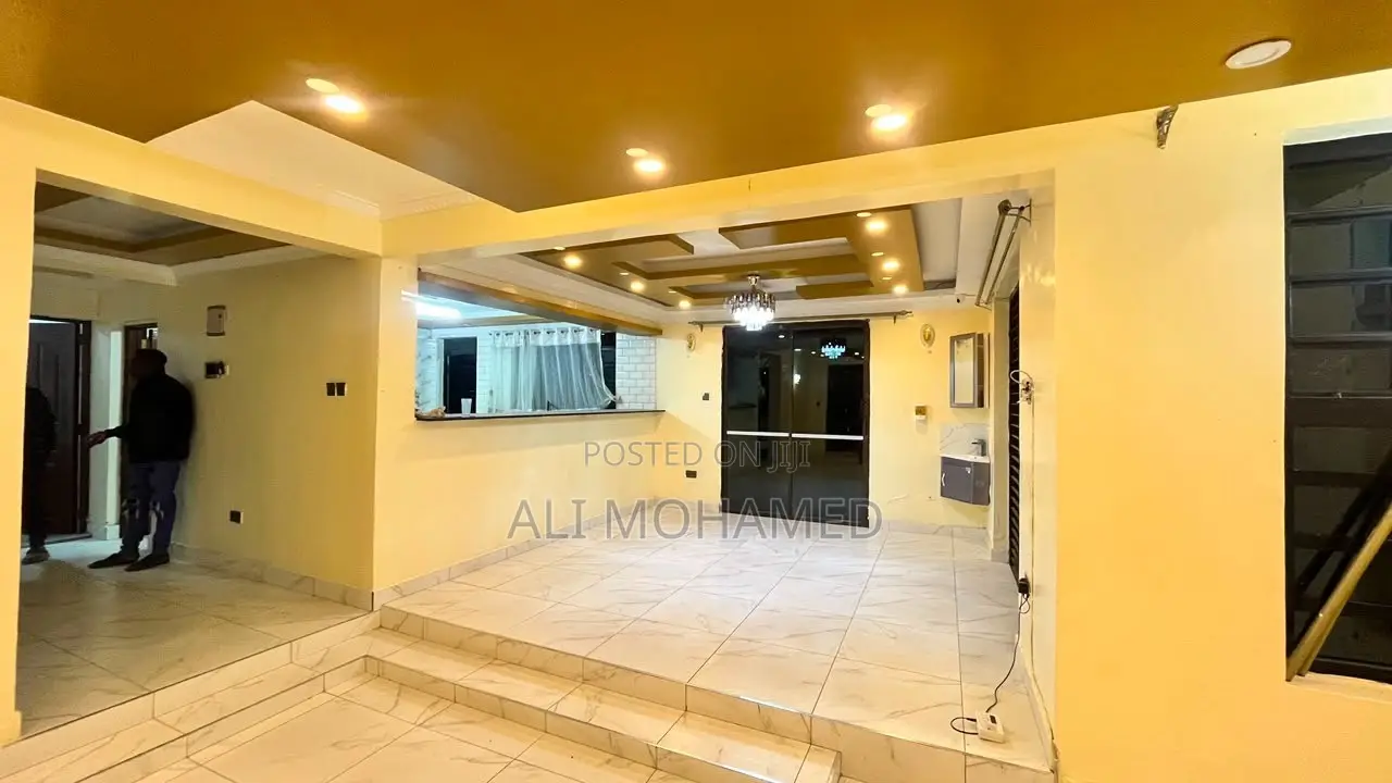 4bdrm Mansion in Banita Paradiso, Kamulu for sale