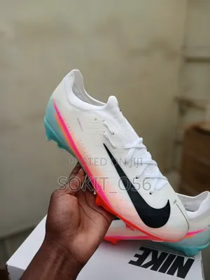 Nike Air Zoom Mercurial Vapor 16 Soccer Cleats