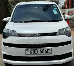 Toyota Spade 2014