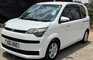 Toyota Spade 2014