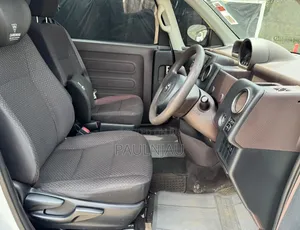 Toyota Spade 2014