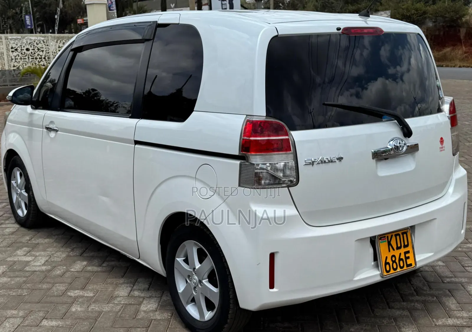 Toyota Spade 2014