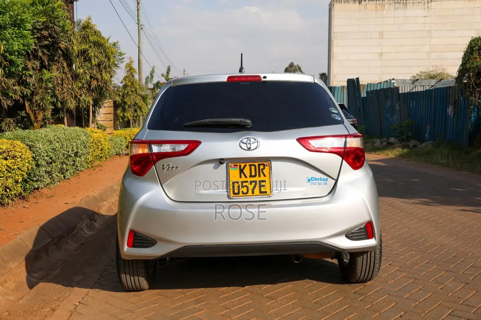 Toyota Vitz 2017 Silver