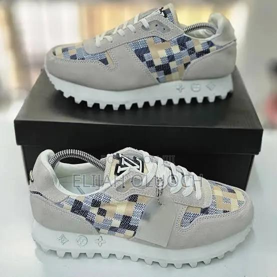Louis Vuitton . ” Beige“ Quality Leather Size 39-45