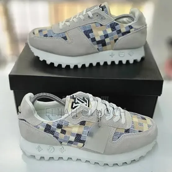 Louis Vuitton . ” Beige“ Quality Leather Size 39-45