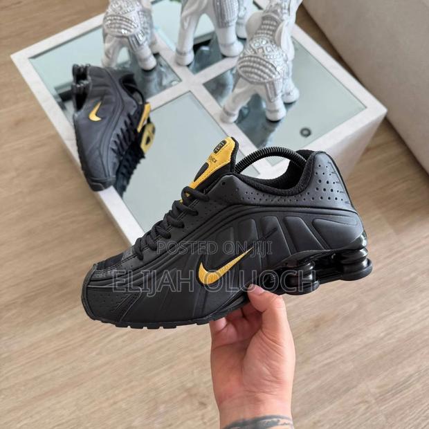 Nike Shox R4 Black Gold “Quality Leather Size 40-46