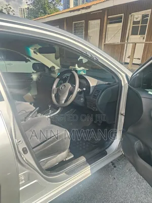 Toyota Corolla 2012 Silver