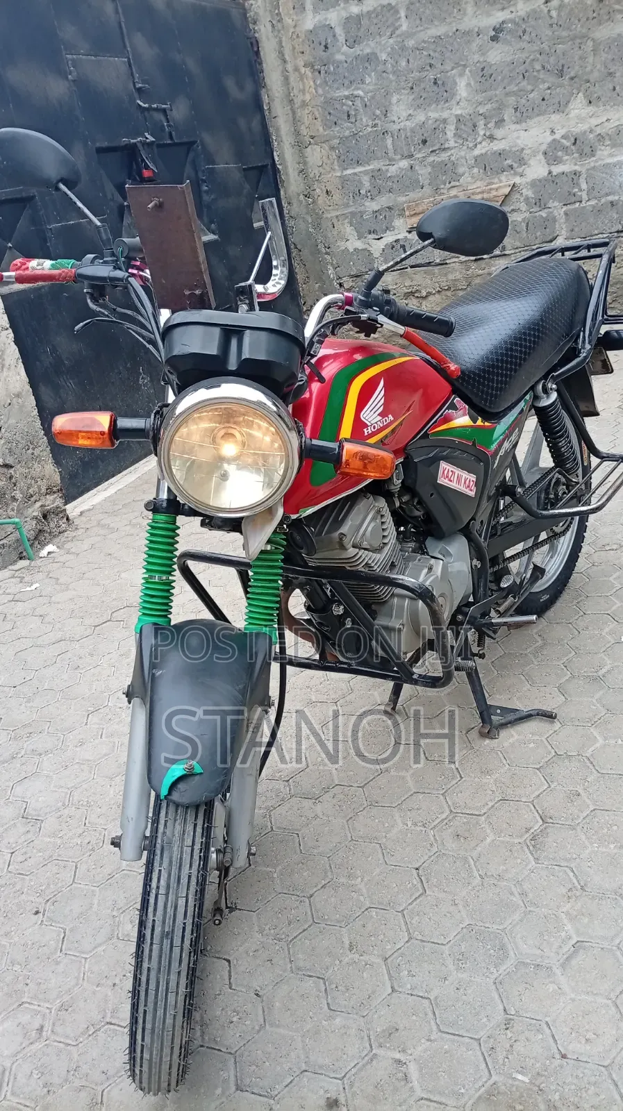 Honda CB 2022 Red