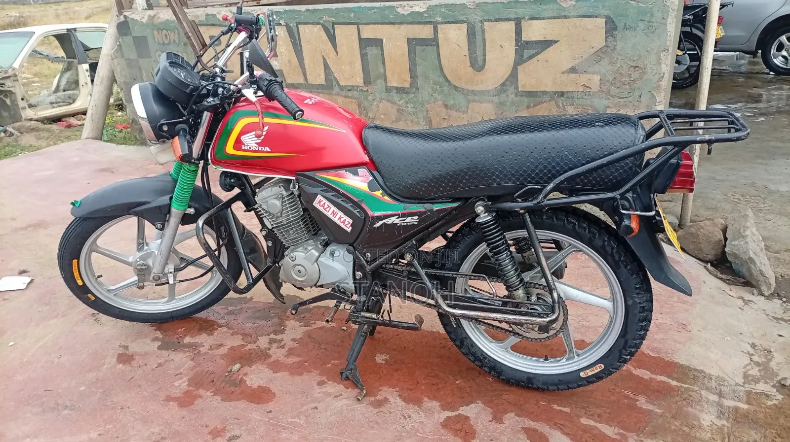 Honda CB 2022 Red