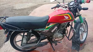 Honda CB 2022 Red