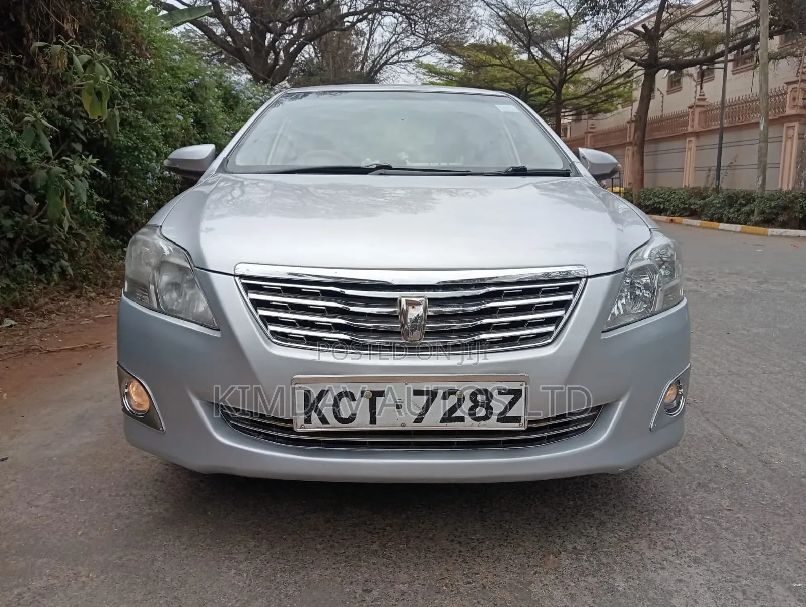 Toyota Premio 1.8 FWD 2013 Silver