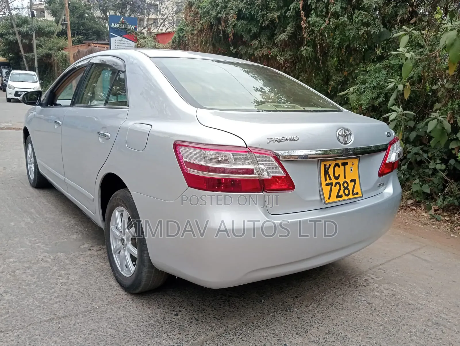 Toyota Premio 1.8 FWD 2013 Silver