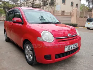 Toyota Sienta 1.5 FWD 2012 Red
