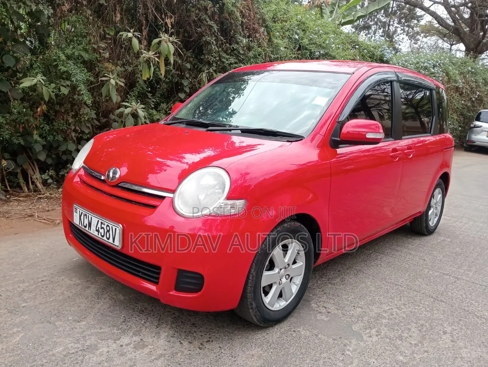 Toyota Sienta 1.5 FWD 2012 Red