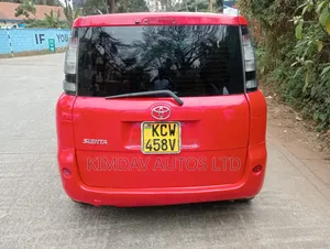 Toyota Sienta 1.5 FWD 2012 Red