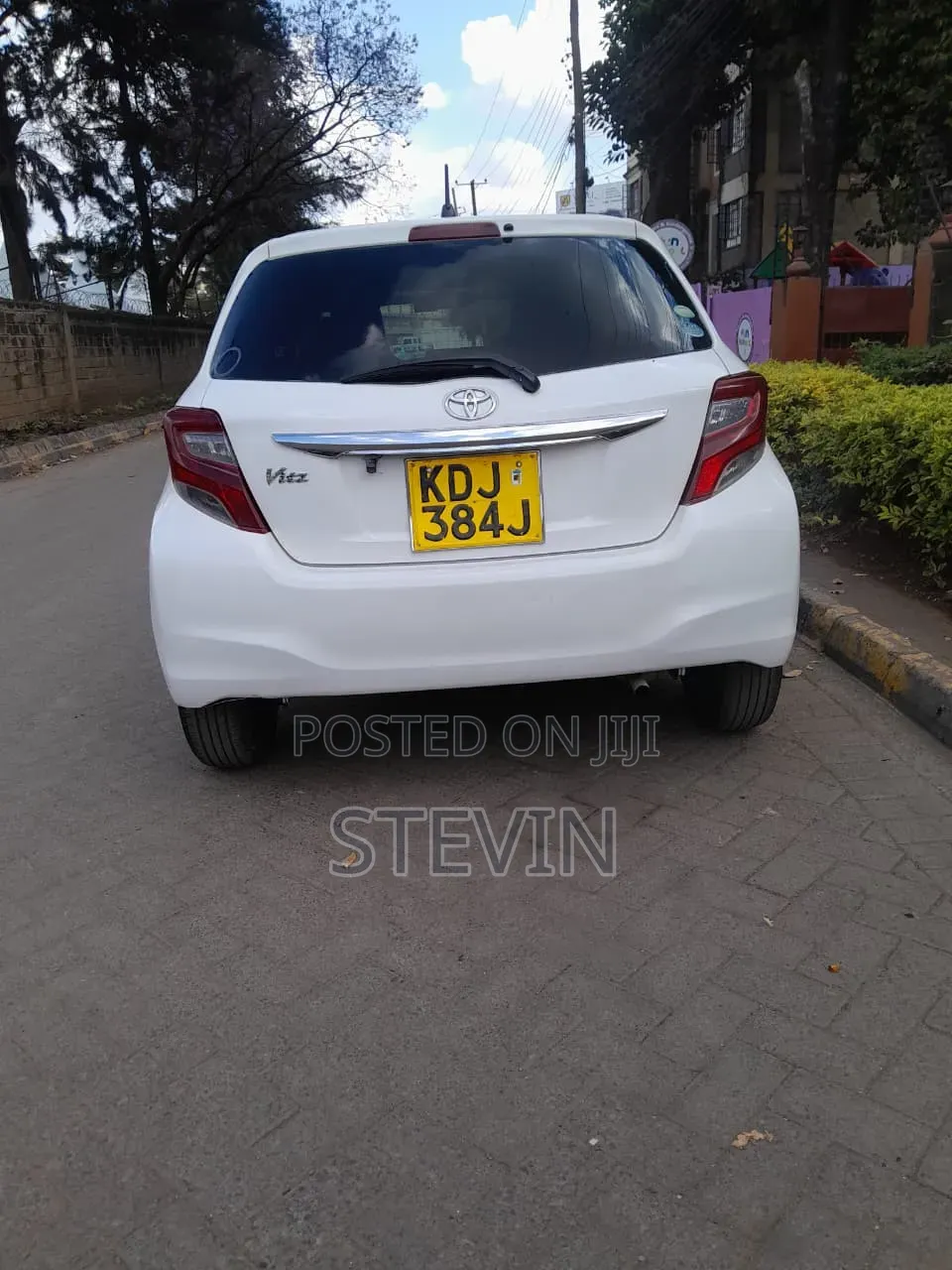 Toyota Vitz 2015 White