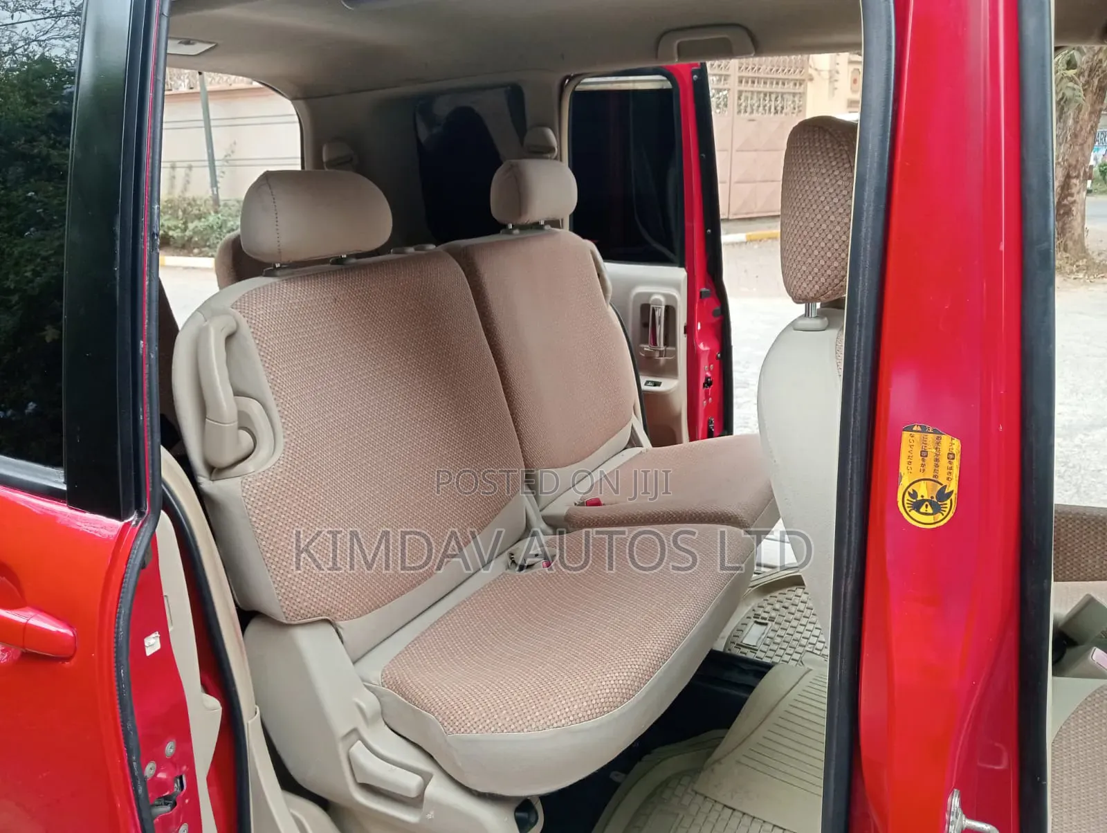 Toyota Sienta 1.5 FWD 2012 Red