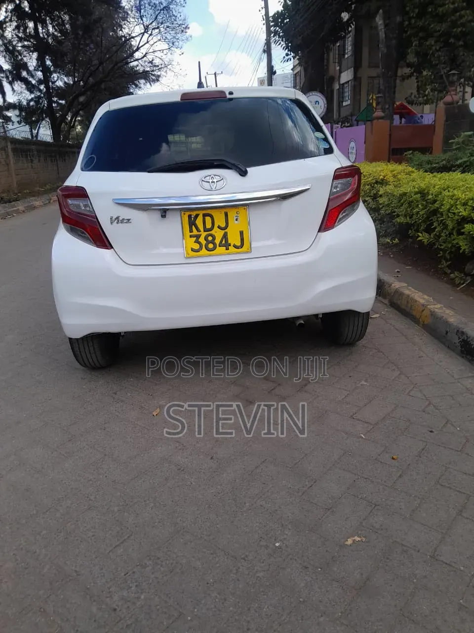 Toyota Vitz 2015 White