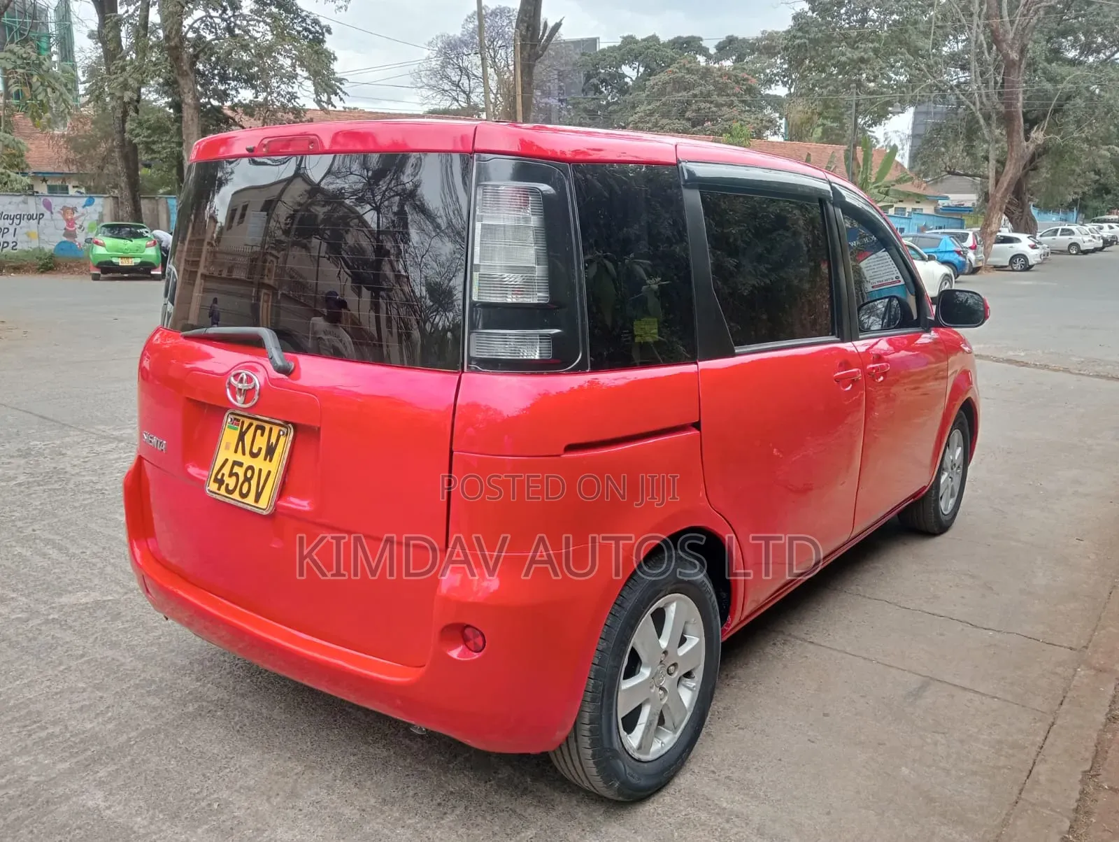Toyota Sienta 1.5 FWD 2012 Red