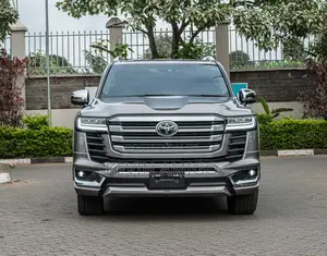 Toyota Land Cruiser LC300 2023 Silver