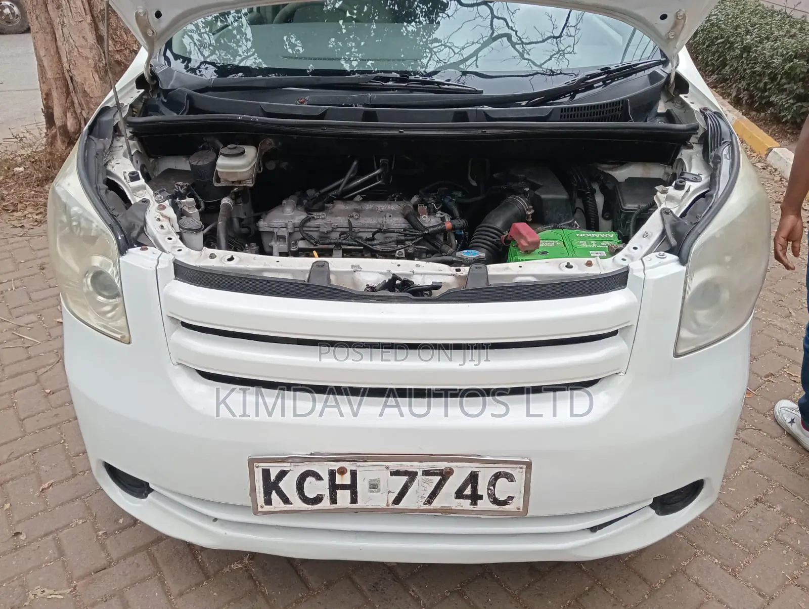 Toyota Noah 2.0 143hp FWD (7 Seater) 2009 Off white
