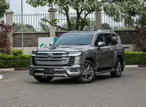 Toyota Land Cruiser LC300 2023 Silver